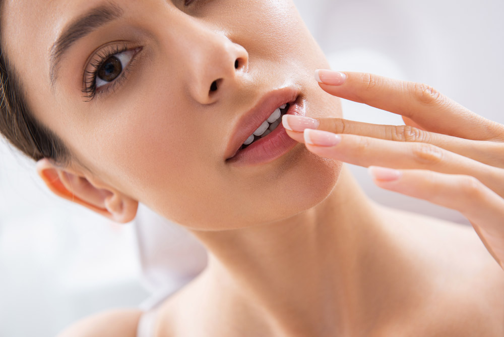 たらこ唇を目立たせずコンプレックスを解消する方法とは?