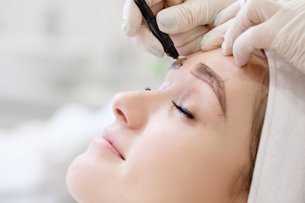 アートメイクとは?眉以外にもできる?メリット・デメリットや症例写真もご紹介