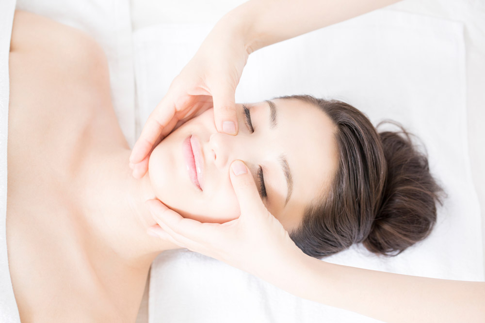 小顔になる方法？小顔の基準と治療法を徹底解説